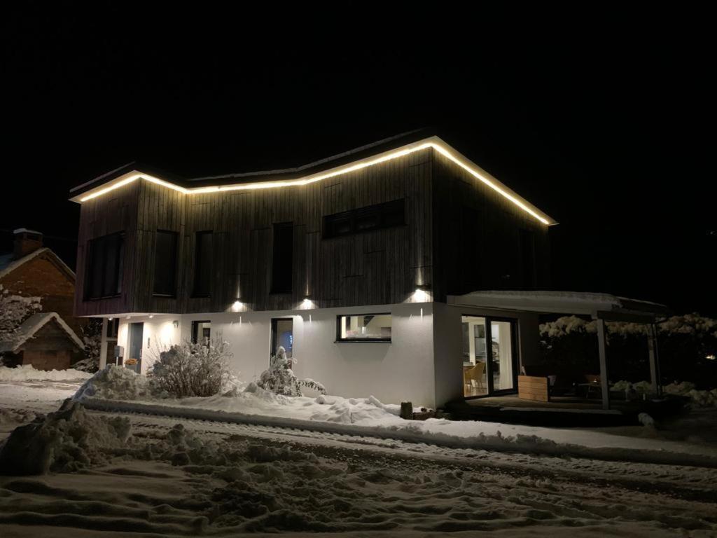 פריאמט Modernes Ferienhaus Im Schwarzwald מראה חיצוני תמונה